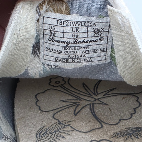 Tommy Bahama Women's Striped Slip On Canvas Shoes Tan Accents Size 8.5 - Picture 10 of 10